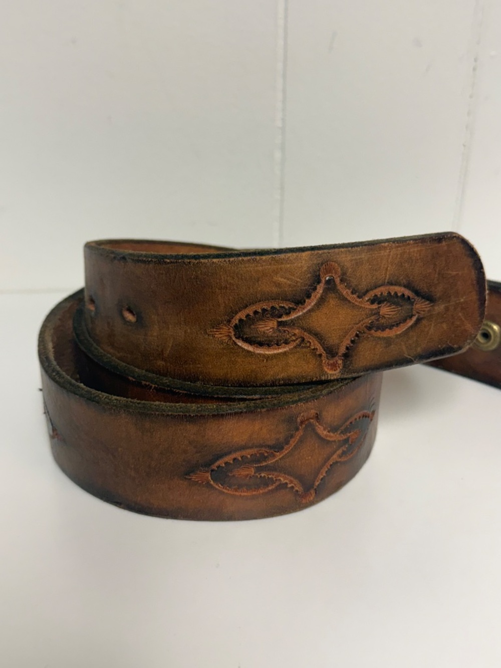Vintage Tooled Brown Leather Belt Strap | Western Style | Snap-On Buckle Style - Picture 2 of 12